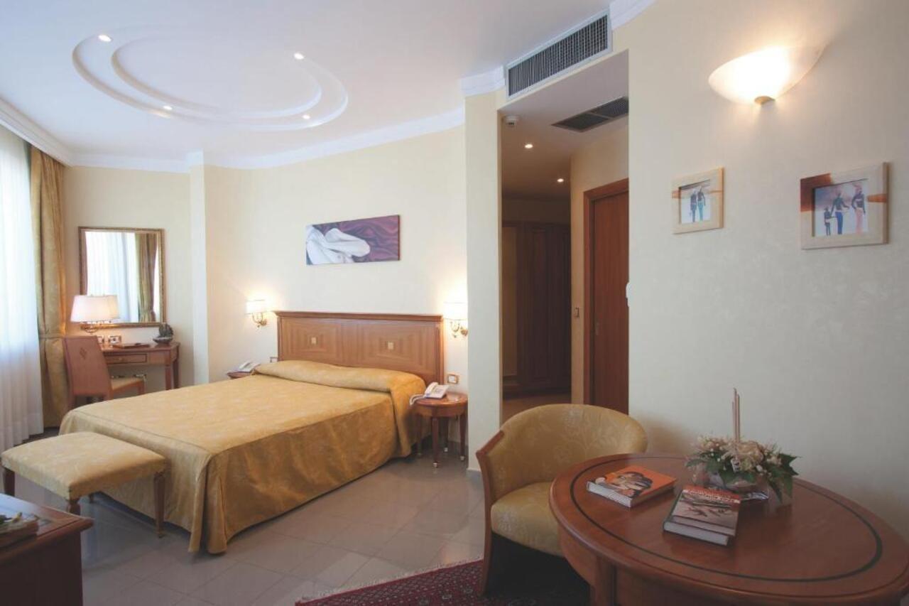 Hotel Tirreno Parghelia Exterior photo