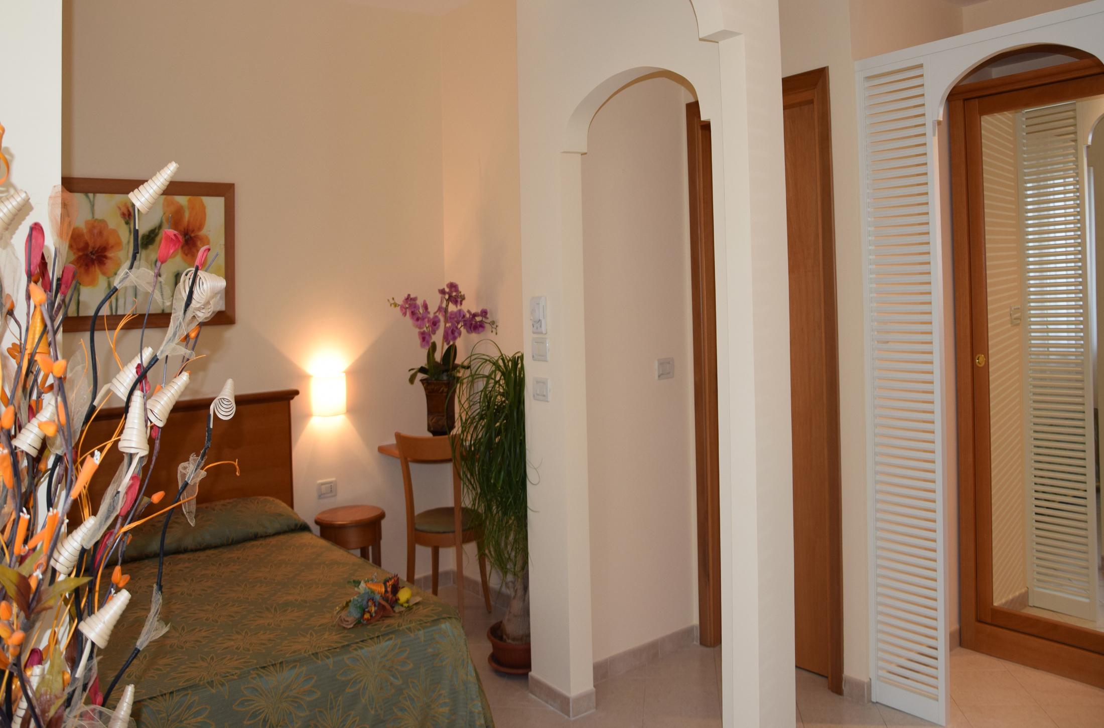 Hotel Tirreno Parghelia Exterior photo