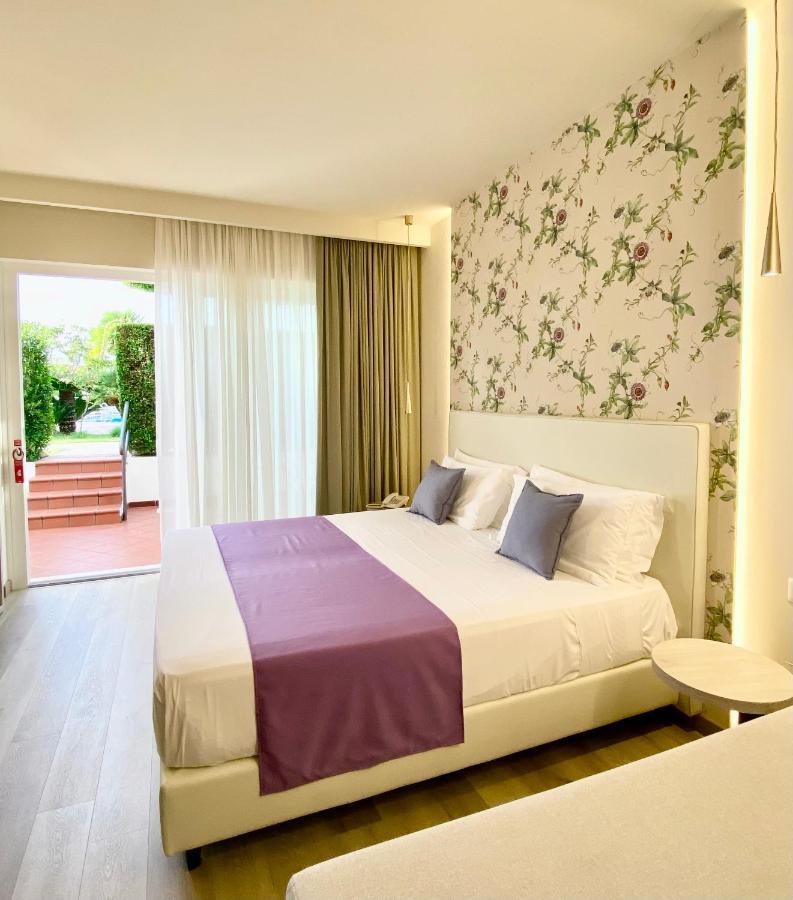 Hotel Tirreno Parghelia Exterior photo