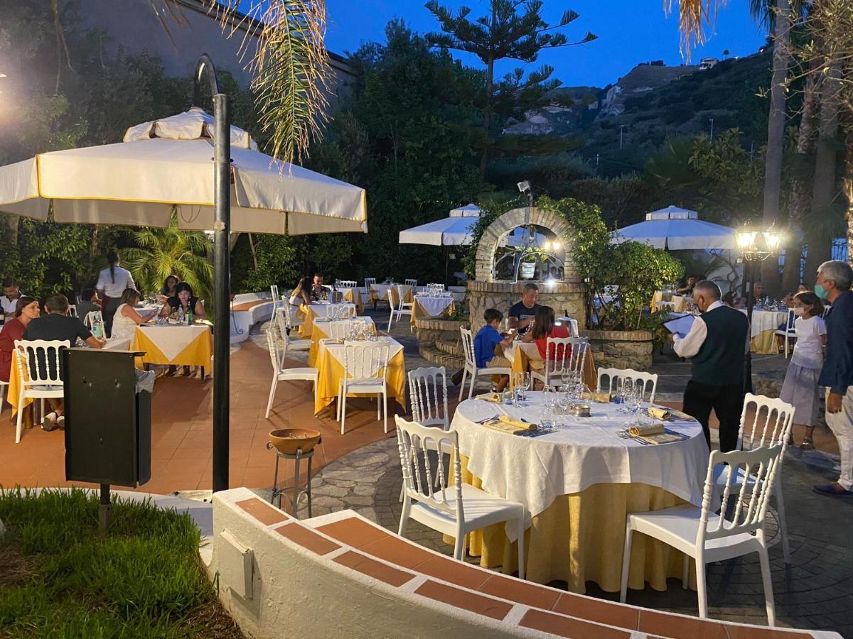 Hotel Tirreno Parghelia Exterior photo