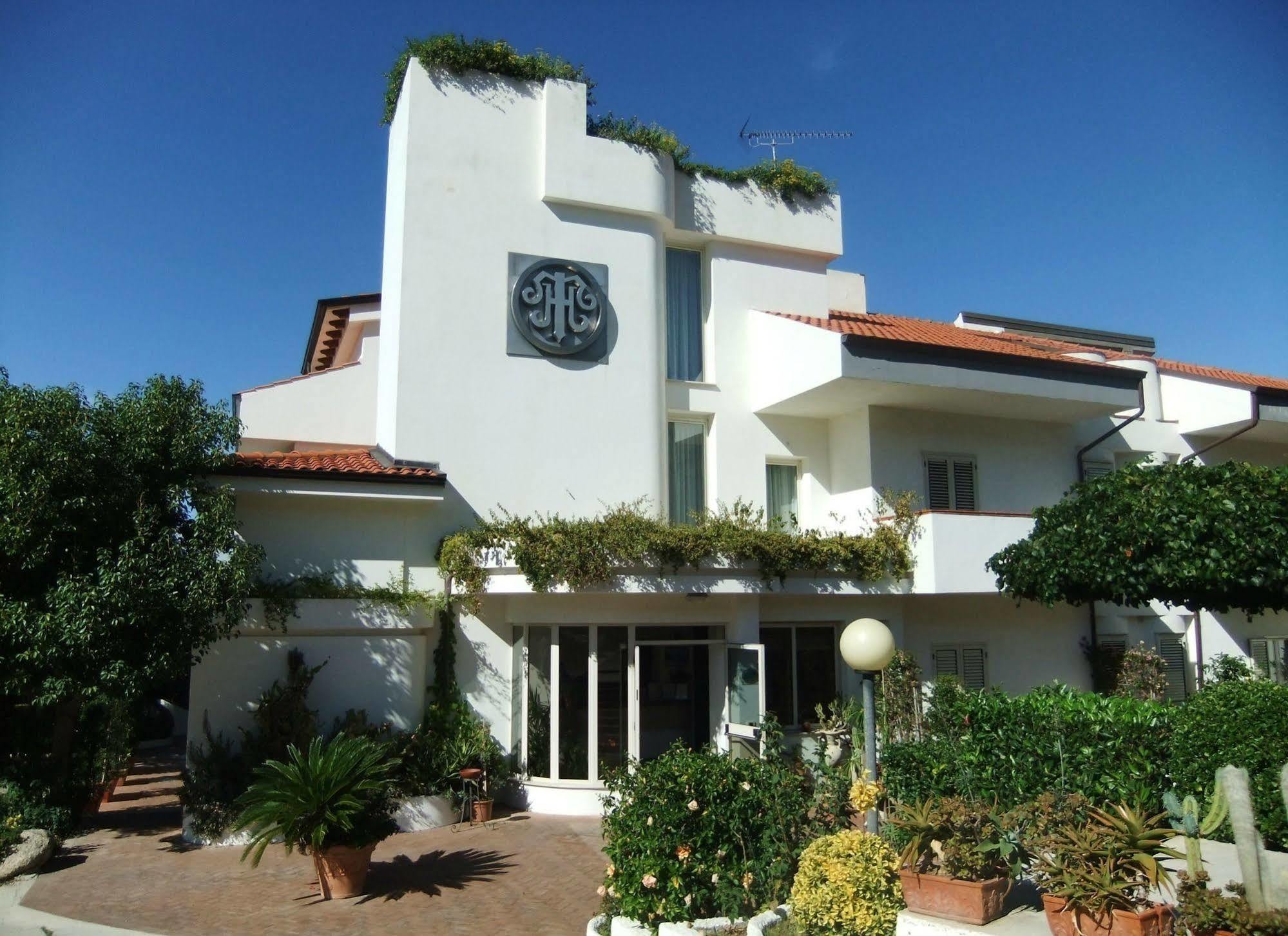 Hotel Tirreno Parghelia Exterior photo