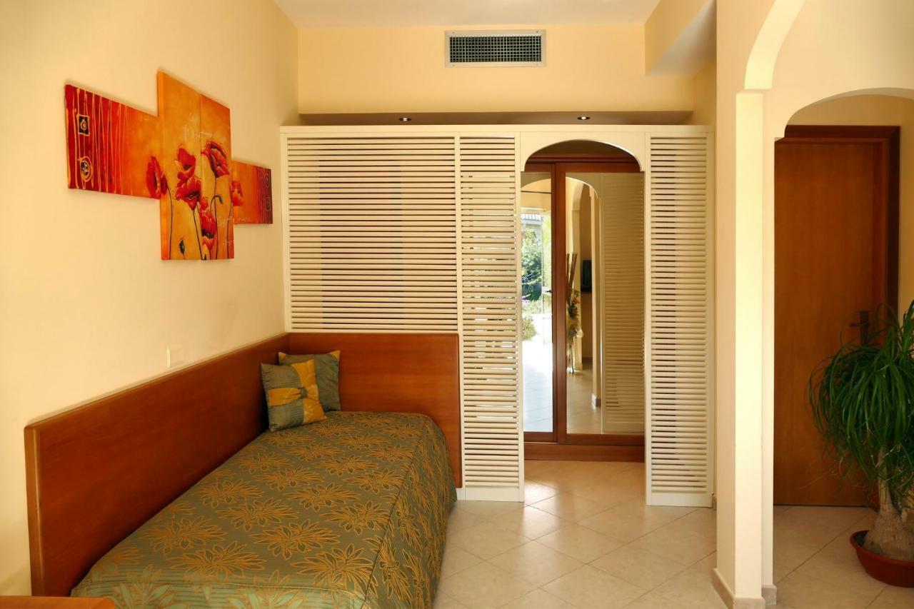 Hotel Tirreno Parghelia Exterior photo