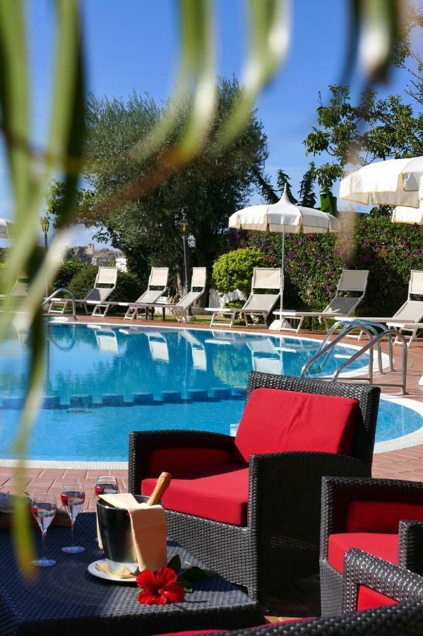 Hotel Tirreno Parghelia Exterior photo