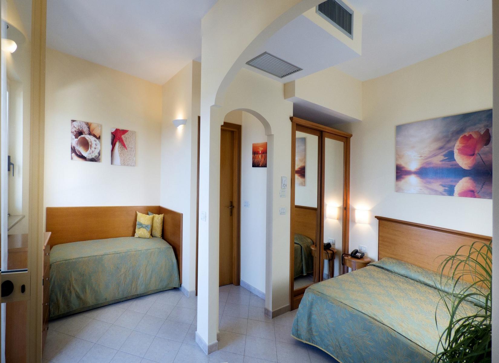 Hotel Tirreno Parghelia Exterior photo