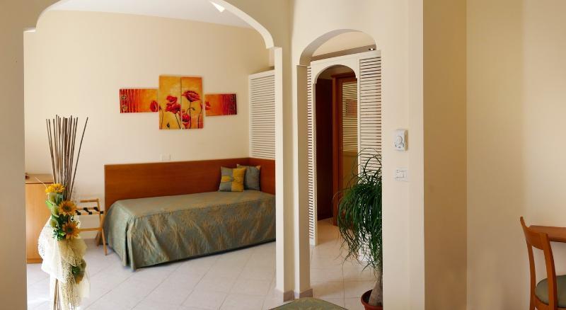 Hotel Tirreno Parghelia Exterior photo